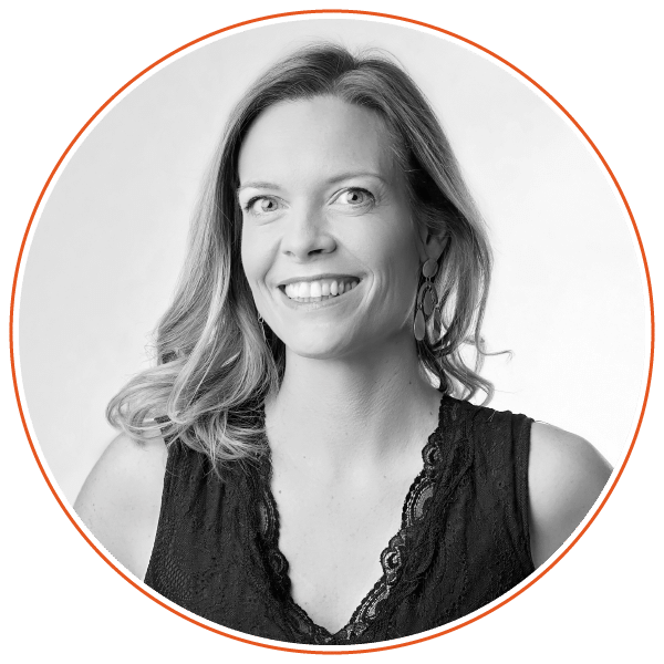Caroline-Kautzmann-Portrait-Home-Staging-Experts-Mobile_Plan de travail 1